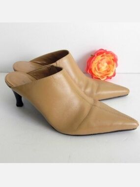NATURALIZER Tan Leather Shoes  8M